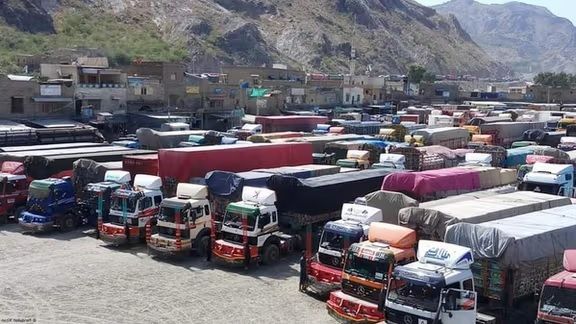 د پاکستان مرکزي بانک: افغانستان ته د پاکستان صادرات ۵۶ سلنه کم شوي