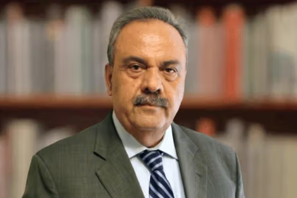 آصف دراني يحث باكستان على طلب مذكرة حمراء من الإنتربول لاستهداف قادة طالبان في أفغانستان