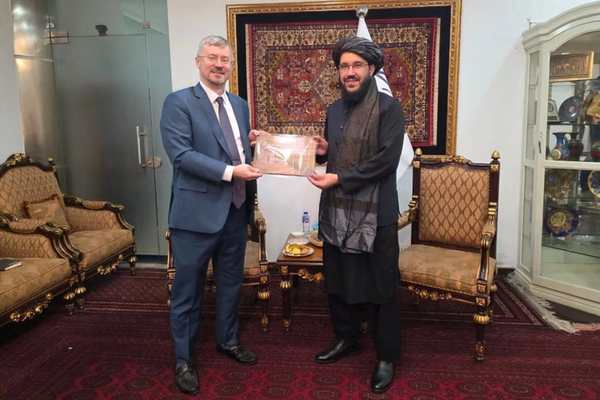 پاکستان کې د روسیې او طالبانو سفیرانو د امنیتي موضوعاتو په تړاو خبرې کړي