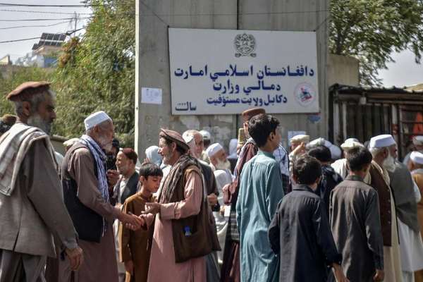 طالبانو د پنځو ادارو د متقاعدینو د معاشونو ور کولو خبر ور کړی