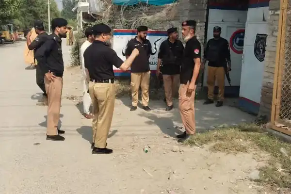 یک داکتر زن افغان و شوهرش به اتهام قتل هموطنشان در پشاور بازداشت شدند