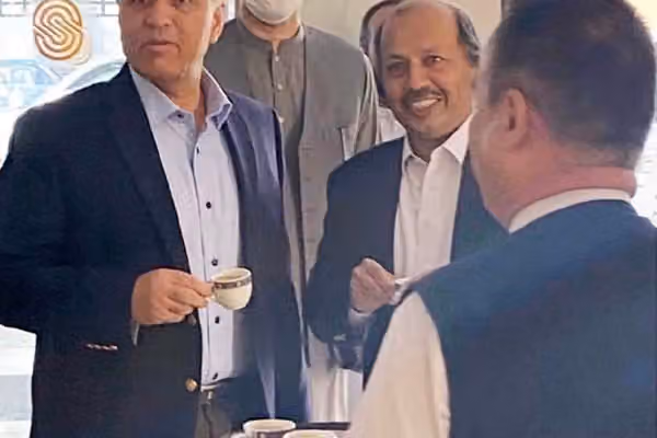 منصور احمد خان: د افغانستان او پاکستان ترمنځ اړیکې د تاریخ تر ټولو بحراني حالت کې دي