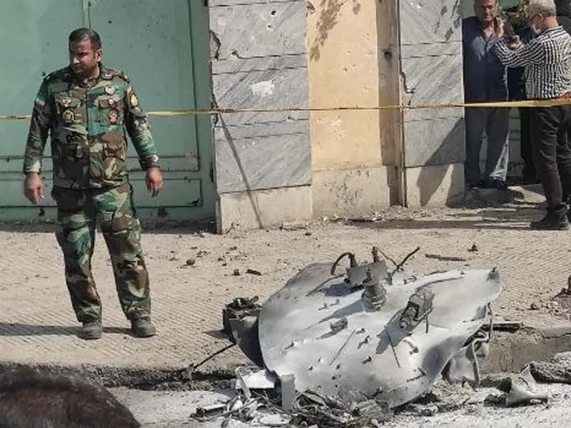 در پی گزارش‌های ضدونقیض از سقوط پهپاد، وزارت دفاع ایران گفت سامانه آفندی از مسیر منحرف شد