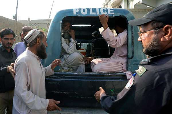طالبان: نږدې ۷۰۰ کډوال د پاکستان له زندانونو را خوشي شوي