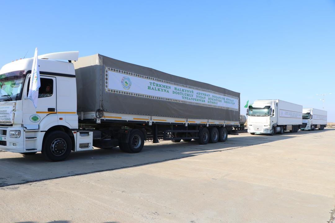 کمک‌های ترکمنستان به زلزله‌زدگان شمال افغانستان به بلخ رسید