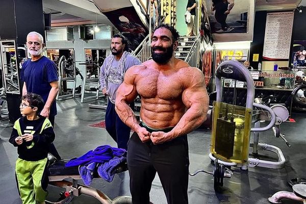 د ویزې نهورکړه؛ یاسین قادري د مېسټر المپیا په سیالیو کې له ګډونه پاتې شو