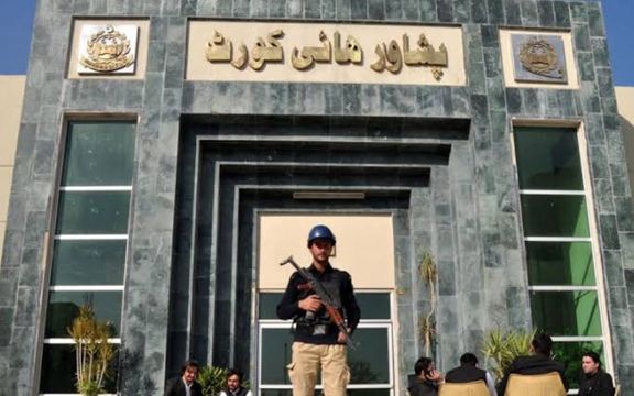 د پېښور ستره محکمه: ثبت شوي افغان نرښځیان دې نه ځورول کېږي او په پاکستان کې دې پاتې شي