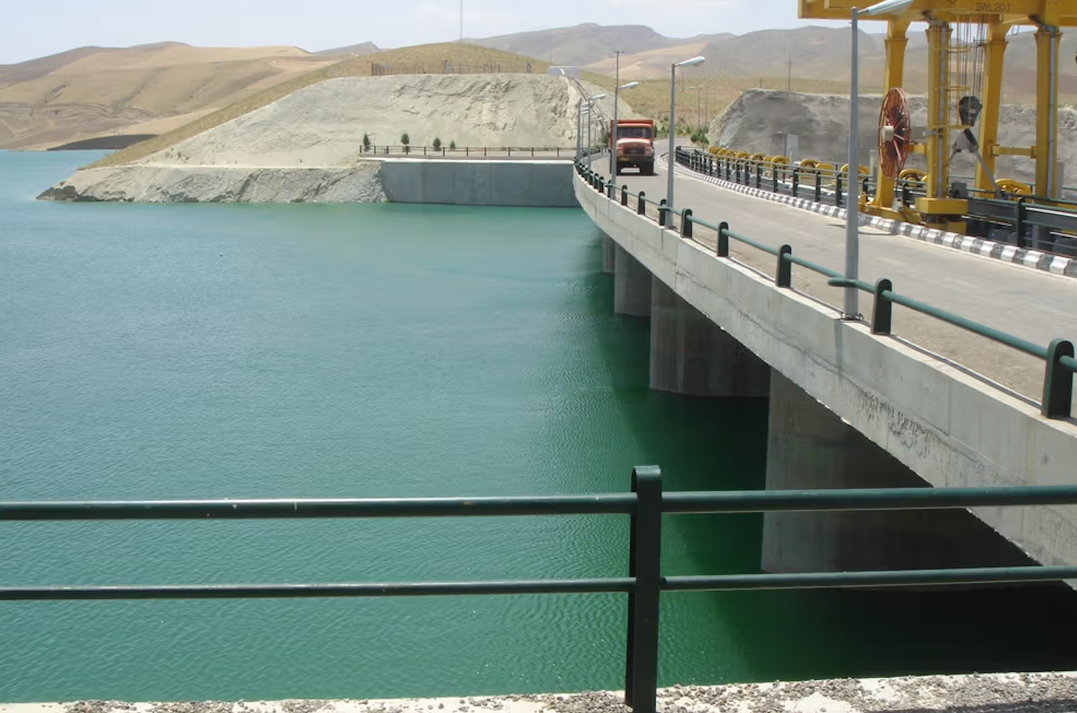 د ایران د پارلمان یو غړي له طالبانو غوښتي، چې د بندونو اوبه دې ور خوشې کړي