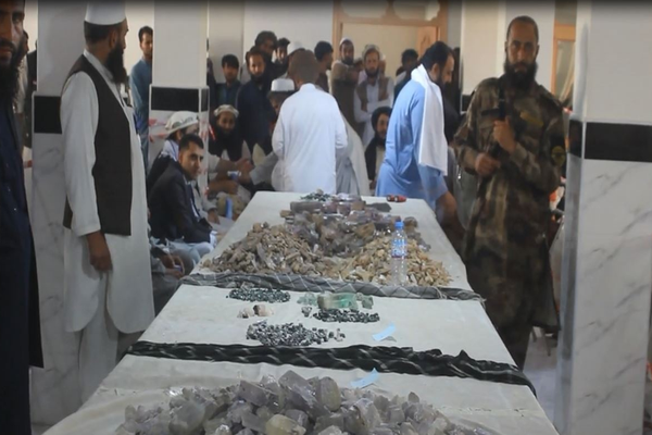 پر قمیتي ډبرو د طالبانو ولکه؛ کونړ کې دغې ډلې د ۶۹ مېلیونه افغانیو په ارزښت بیروج وپلورل