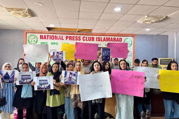 لسګونه افغان بنسټونه: طالبانو په افغانستان کې ښځې له ټولنیز ژوند نه په بشپړه توګه حذف کړې