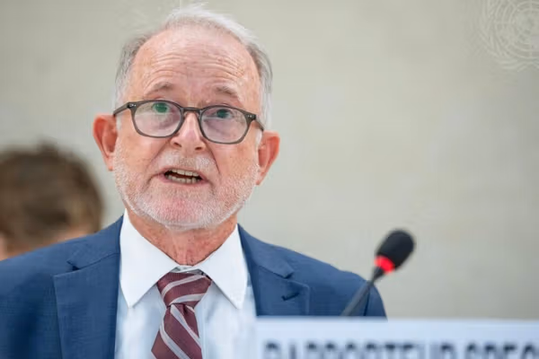 بېنېټ یو وار بیا د روږدو کسانو د درملنې پر مرکز د برید په اړه د خپلواکې څېړنې غوښتنه کړې