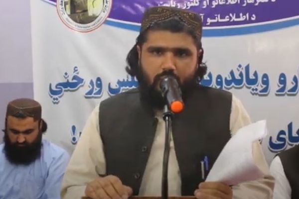 په ننګرهار کې خبریالان د طالبانو د اطلاعاتو مشر له فشار، فساد او توپیري چلند شکایت کوي