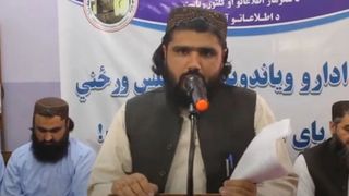 په ننګرهار کې خبریالان د طالبانو د اطلاعاتو مشر له فشار، فساد او توپیري چلند شکایت کوي