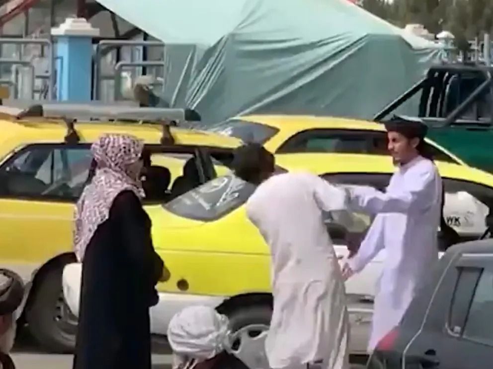 وزیر طالبان محتسبان امر به معروف را «برگزیدگان خداوند» خواند