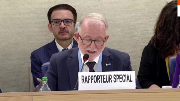 بېنېټ: د طالبانو له خوا د افغان ښځو پر وړاندې تبعیض باید په ټولو نړۍوالو محکمو کې تعقیب شي