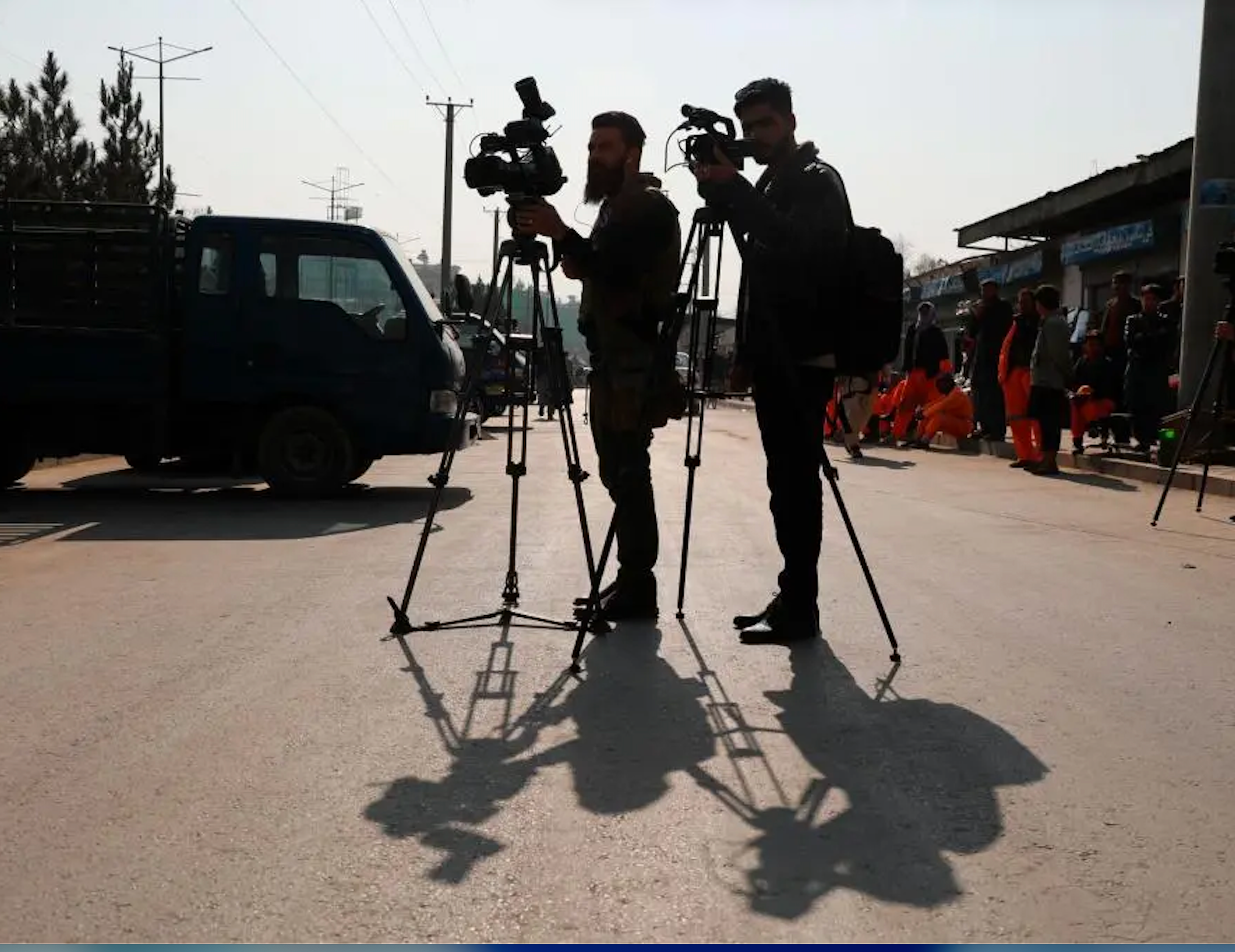 د بشري حقونو څار سازمان: طالبان خبریالان ډبوي، ګواښي یې او زندانونو ته یې اچوي