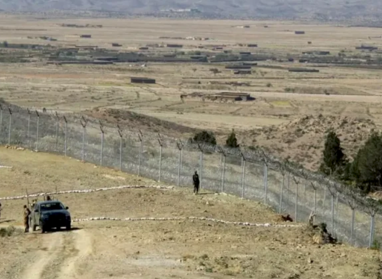 د طالبانو دفاع وزارت پر ډیورنډ کرښې د خپل بشپړ کنټرول خبر ورکړ