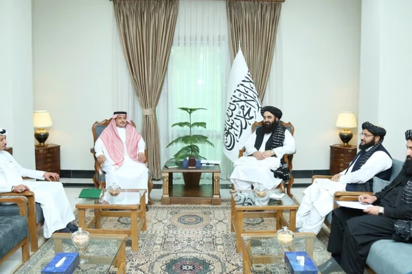 وزير خارجية طالبان يلتقي السفير السعودي في كابل