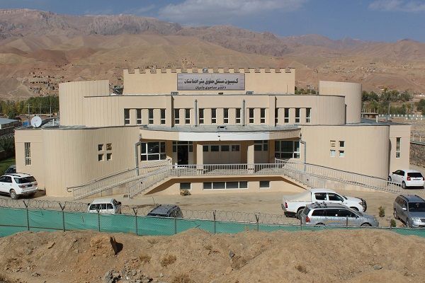 منابع محلی: طالبان دفتر ساحوی کمیسیون حقوق بشر در بامیان را به "شکنجه‌گاه" بدل کرده‌اند