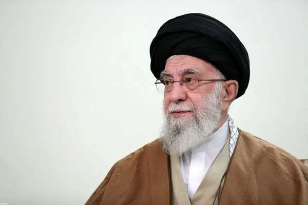 مذاکرات ایران و امریکا؛ خامنهای از «صلح موقت امام حسن با معاویه» سخن زد