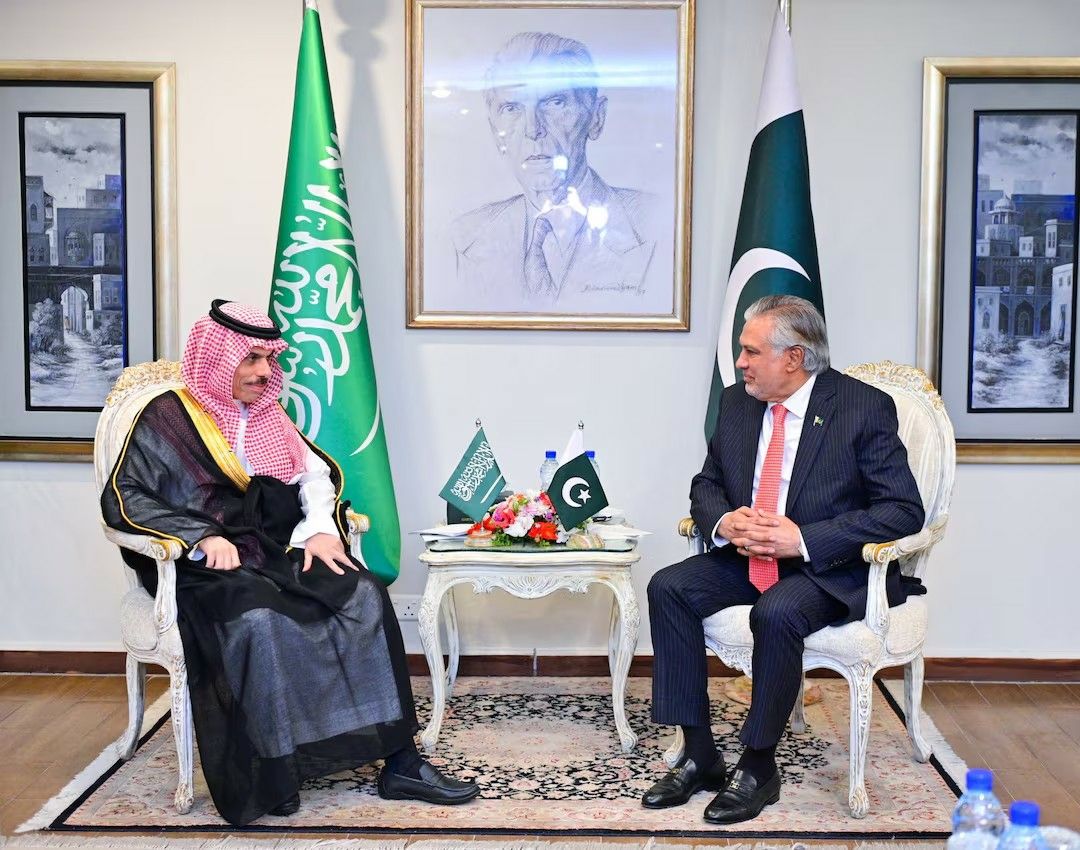 وزیر خارجه عربستان می‌گوید کشورش در صدد سرمایه‌گذاری قابل توجهی در پاکستان است 
