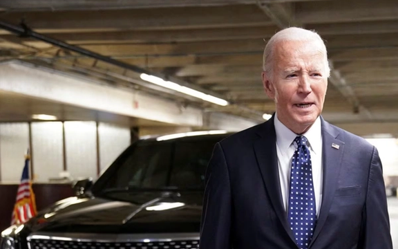 امریکا د اوکراین د جګړې او د ناوالني د مړینې له امله پر روسیې سلګونه بندیزونه لګولي