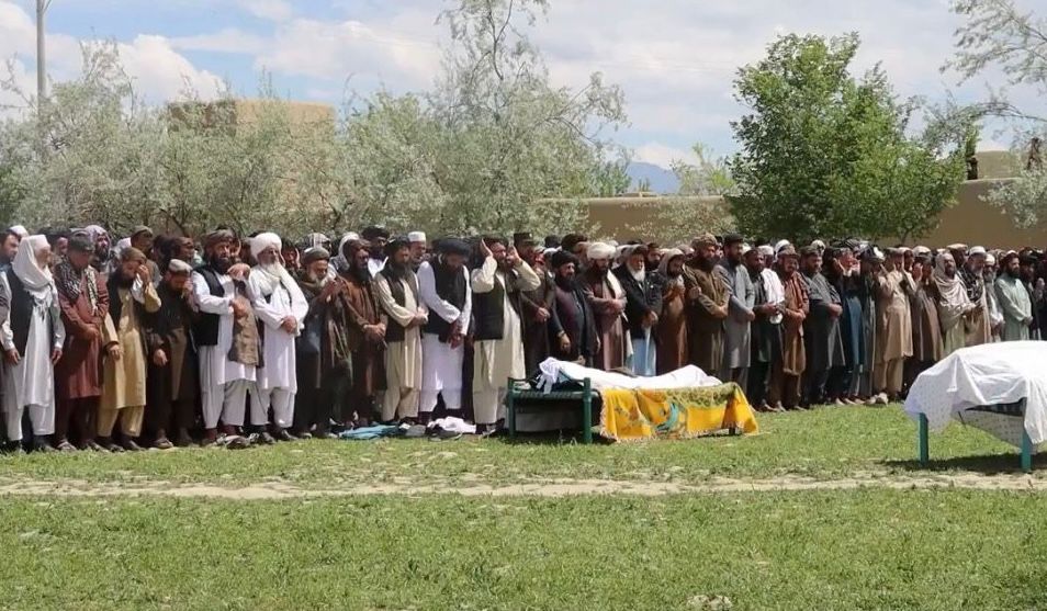 طالبان: په لوګر کې د یوې کورنۍ د ۴ غړو د وژنې په تور ۲ کسان نیول شوي