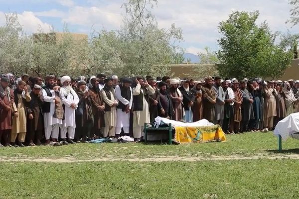 طالبان: په لوګر کې د یوې کورنۍ د ۴ غړو د وژنې په تور ۲ کسان نیول شوي