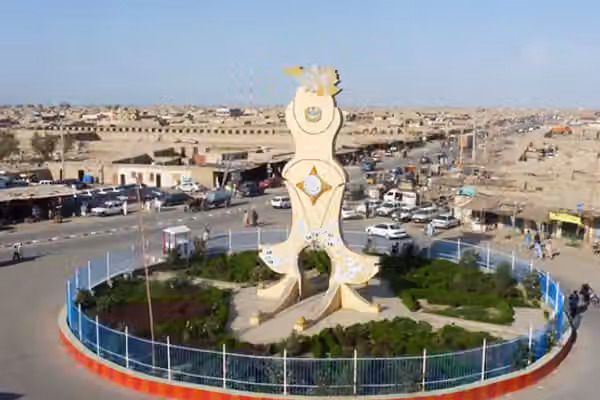طالبان در نیمروز هشت نفر را به اتهام عضویت در «جبهه سپاهیان میهن» بازداشت کرد