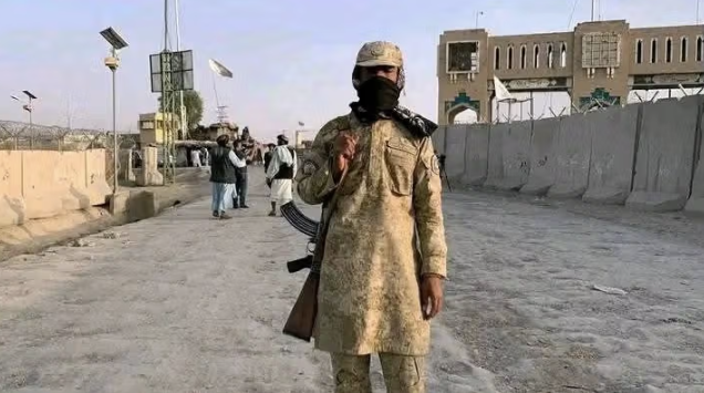 باكستان تستأنف المرور التجاري للبضائع مع أفغانستان بشكل محدود