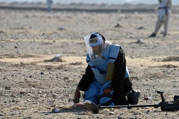 ملګري ملتونه: په کندز کې د ناچاوده توکو د پاکولو چارې روانې دي