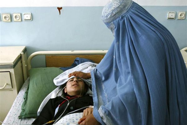 اگر ممنوعیت آموزش ادامه یابد، امسال بیش از ۵۰۰۰ مادر و کودک جان خود را از دست خواهند داد