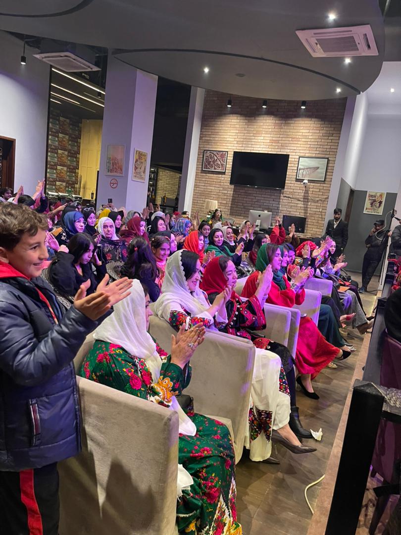 تېره شپه د پاکستان په ګڼو ښارونو کې افغان کډوالو د یلدا شپه ونمانځله