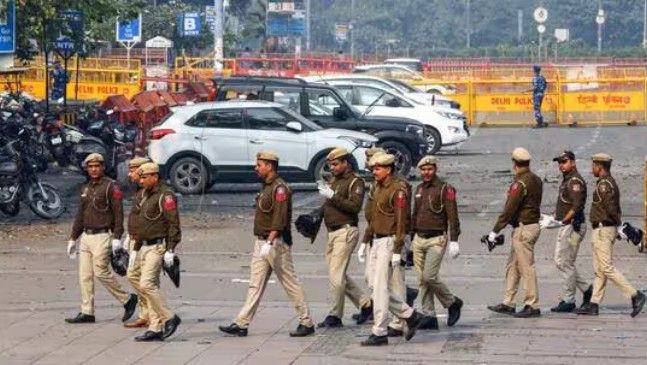 چند دادگاه در دهلی پس از تهدید امنیتی تخلیه شدند