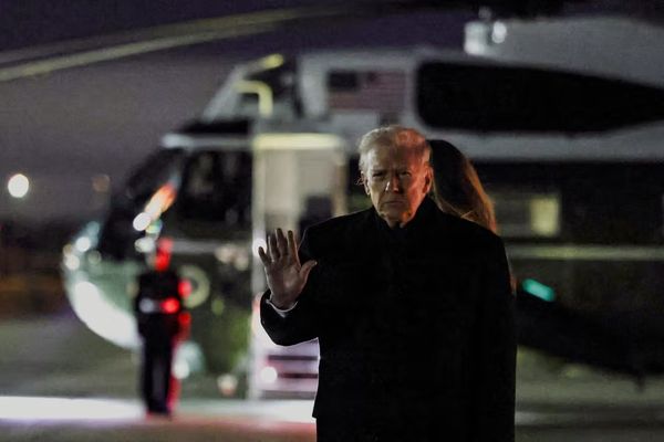 ترامپ: تعلیق پذیرش درخواستهای پناهندگی «طولانی و نامحدود» است