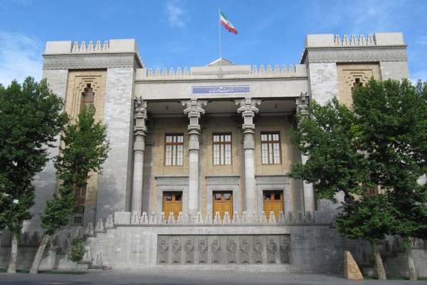 ایران د امریکا لهخوا د وینزیولا د سمندري محاصرې ګواښ غندلی دی