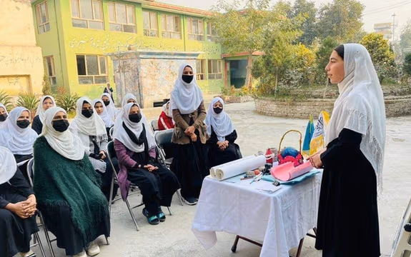 د زده کړې نړیواله ورځ؛ طالبان وایي افغانستان کې ۱۳میلیونه زده کونکي پر زده کړو بوخت دي