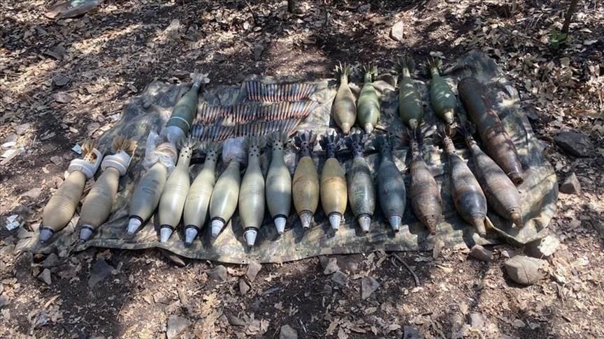 طالبان وایي، په پکتيا کې یې درنې وسلې او چاودېدونکي توکي نيول دي