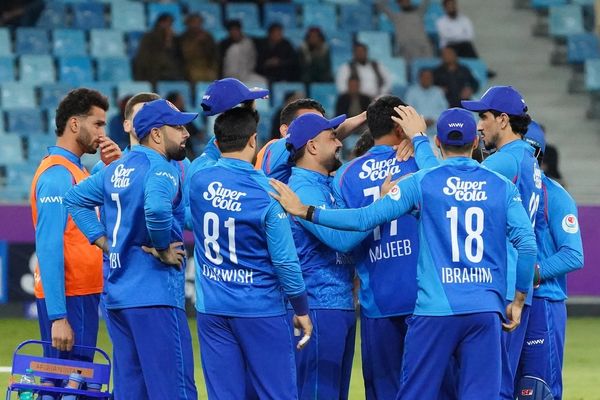 د افغانستان کرېکټ ملي لوبډلې وېسټانډیز ته په دویمه لوبه کې د ۳۹ منډو په توپیر ماتې ورکړه