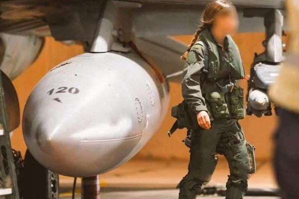 ارتش اسرائیل: برای نخستینبار دو زن یک جنگنده را در حمله به ایران هدایت کردند