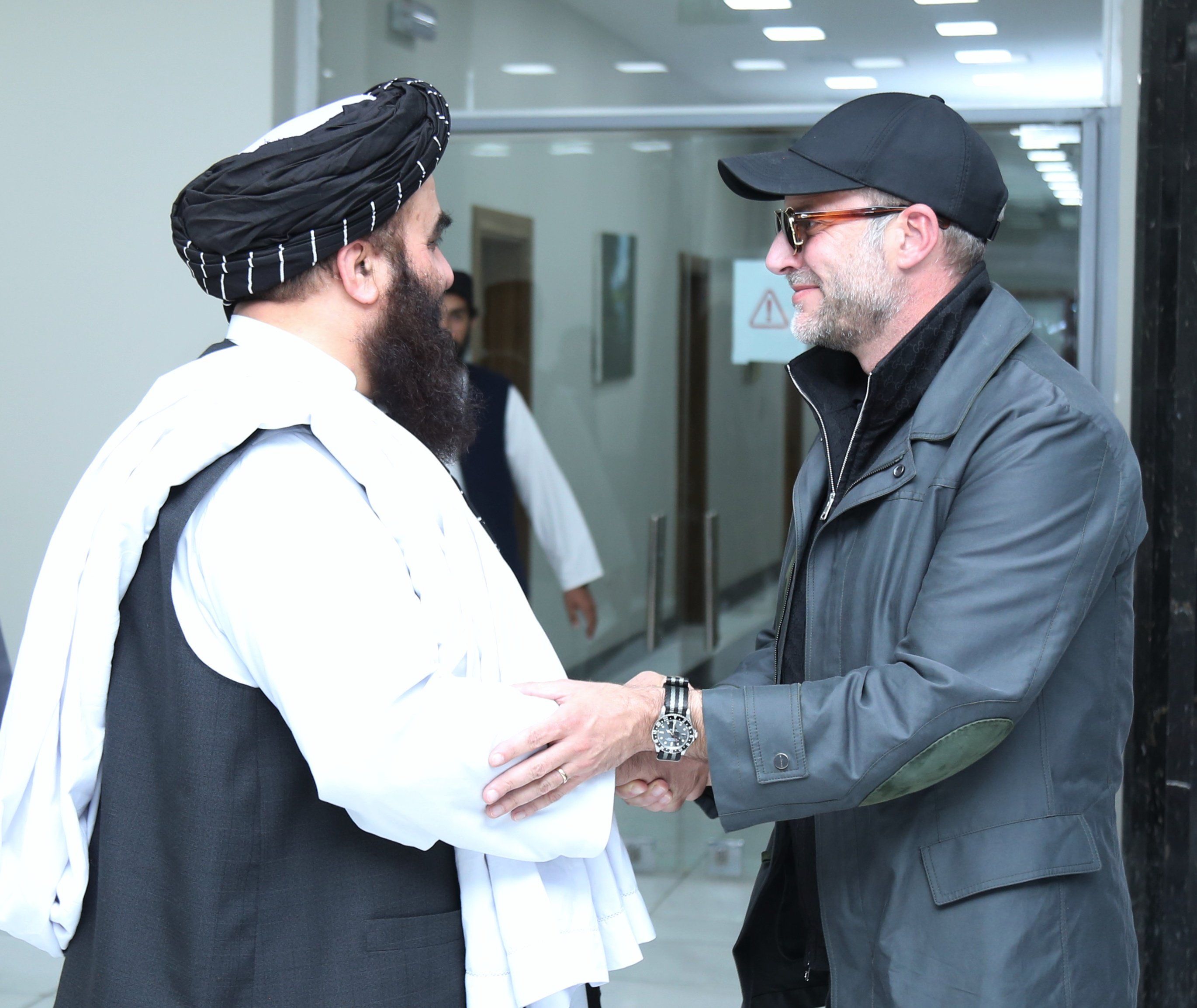 احمدشاه حبیبی: بدون آزادی برادرم، امریکا 'مترجم بن لادن' را به درخواست طالبان رها نمی‌کند