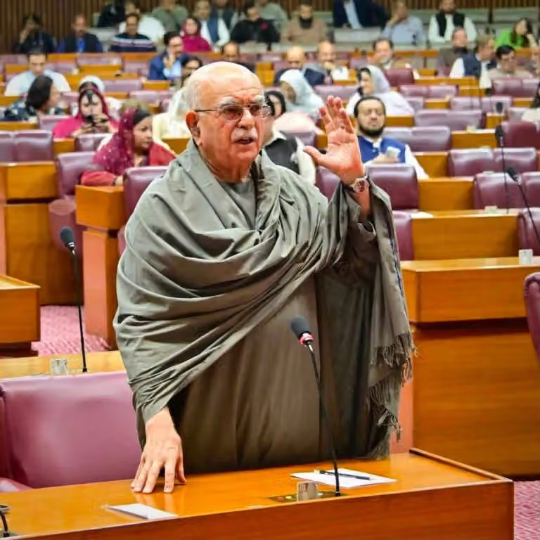 اڅکزي د پاکستان حکومت «ترهګر او د پوځي ادارو په ملاتړ جوړ» شوی حکومت وباله 