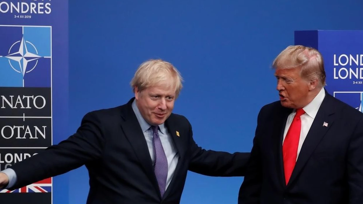 رسانه‌های نوشتند که نخست‌وزیر وقت بریتانیا نمی‌خواست در کنار آقای ترامپ در یک عکس دیده شود