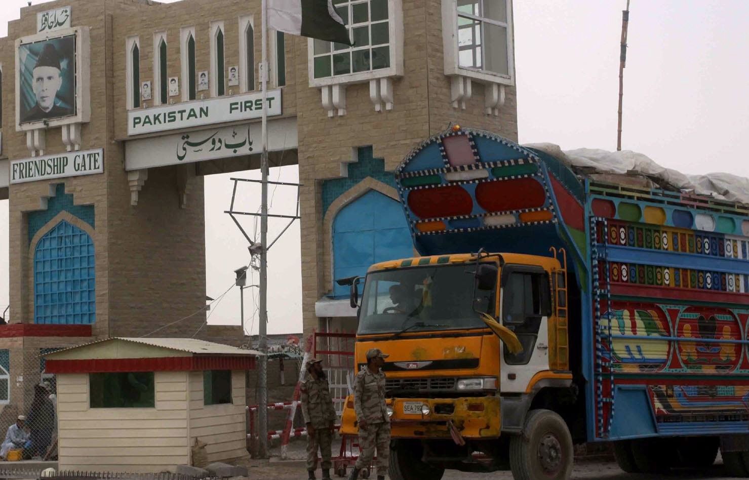 پاکستان در دو روز گذشته ۵۰ لاری پیاز و بادنجان رومی از افغانستان و ایران وارد کرده است