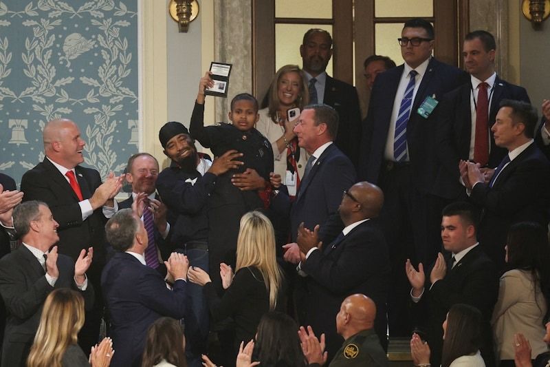 دستور ترامپ برای پیوستن یک کودک مبتلا به سرطان مغز به سرویس مخفی امریکا