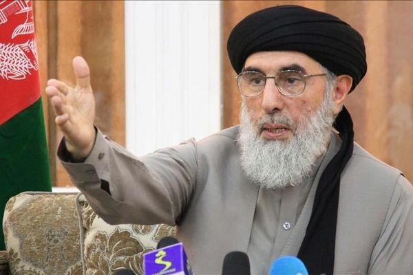 حکمتیار: د بېګناه مسلمان پر ضد د وسلې پورته کول «حرام» عمل دی
