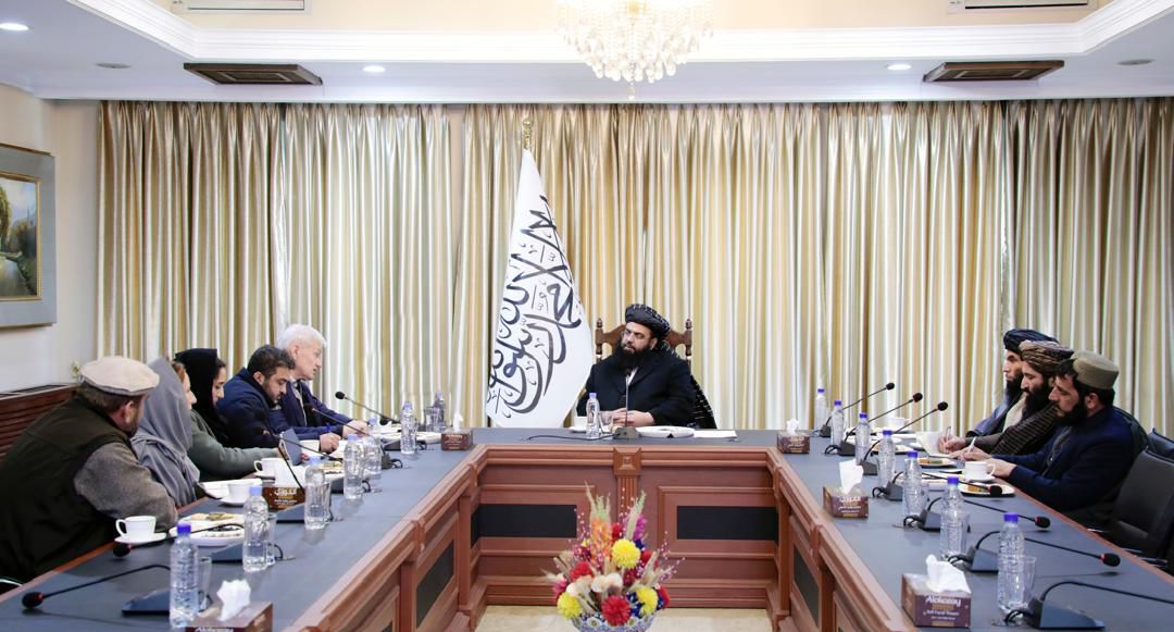 به رغم دستور رهبر طالبان؛ کبیر همچنان در قصر سپیدار کار می‌کند