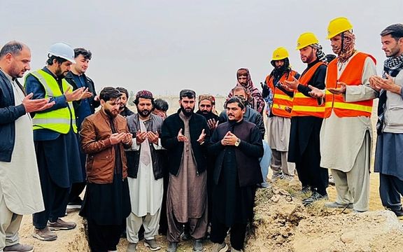 آغاز کار ساخت ورزشگاه کریکت ولایت بلخ با هزینه چهار و نیم میلیون افغانی