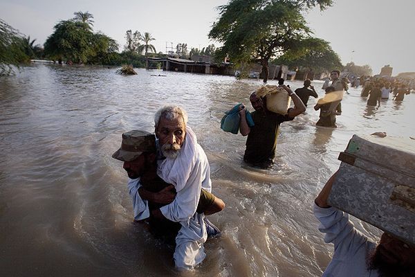 په پنجاب کې د سختو بارانونو تر څنګ تېزۍ سېلۍ له امله ۸ تنه مړه او ۲۷ نور ټپیان شوي