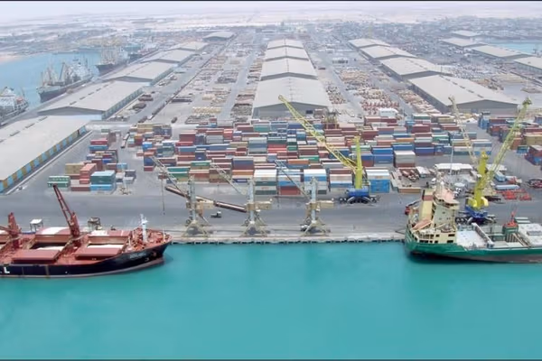 وزیران ایران و اداره طالبان در مورد استفاده بیشتر از بندر چابهار توافق کردند